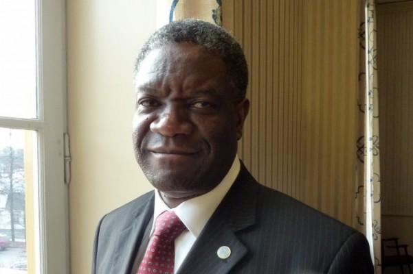 Doktor Denis Mukwege från Demokratiska republiken Kongo tilldelades EU-parlamentets Sacharovpris för tankefrihet den 21 oktober, 2014 i Strasbourg, Frankrike för sitt arbete med att behandla offer för sexuellt våld. (Foto: Hugues Honore /AFP/ Getty Images) 