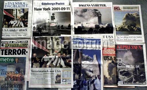 Första sidan av flera svenska tidningar den 11 september 2001. (Foto: AFP/EPA/Torbjörn Gustafsson)