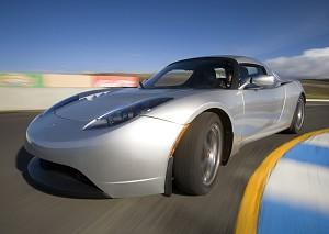 Grön fart .. Designad för att slå Porsche eller Ferrari, Teslas elektriska sportbil kan accelerera från 0 till 100 km på bara tre sekunder, utan något utsläpp av växthusgaser. (Foto: Tesla Motors)