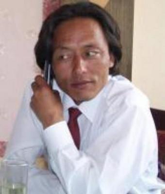 Kunchok Tsephel, tjänsteman vid kinesiska miljödepartementet och grundare av en inflytelserik tibetansk litterär hemsida. (Foto: International Campaign for Tibet)