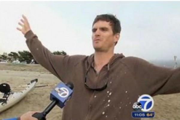 Micah Flanaburg beskriver hajattacken som han kom oskadd ifrån utanför Kaliforniens Pacifica State Beach på tisdagen 25 juni, 2013. (Bild: Skärmdump/ABC 7)
