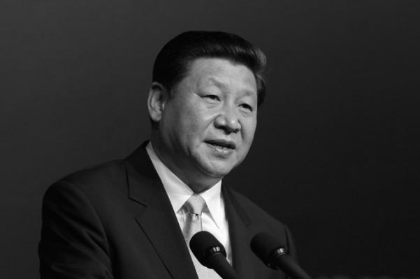 Kinesiska kommunistpartiets ledare Xi Jinping talar vid ett Korea-Kina Investeringsforum på Shilla Hotel den 4 juli 2014 i Seoul, Sydkorea. Xi talade under ett plenarmöte anordnat av Centralkommissionen för disciplininspektion, Kinas anti-korruptionsbevakning, den 13 januari. (Foto: Chung Sung-Jun/Getty Images)