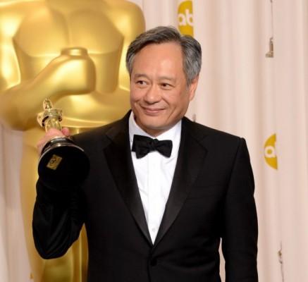 Regissören Ang Lee, som vann en Oscar för bästa regi för sin film "Life of Pi", poserar i pressrummet under Oscarsgalan på Loews Hollywood Hotel, 24 februari 2013 i Hollywood. (Jason Merritt/Getty Images)