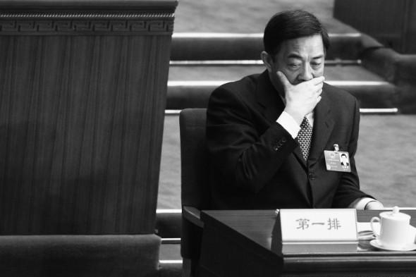 Bo Xilai deltar i öppningen av Nationella folkkongressen i Folkets stora sal i Peking den 5 mars. Chongqings förre partisekreterare har nu stängts av från sina partiposter och utreds. (Foto: Feng Li/Getty Images)