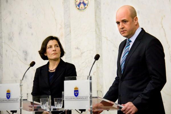 Karin Enström introducerades på onsdagen som Sveriges nya försvarsminister av statsminister Fredrik Reinfeldt. (Foto: Regeringskansliet)