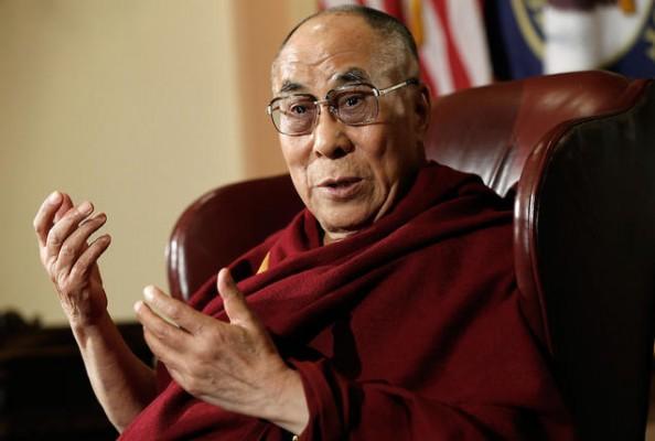 Tibets andlige ledare Dalai lama kommer till Danmark i februari, men statsministern vill inte träffa honom för att inte riskera sina "goda" kontakter med Kina. (Foto: Win McNamee/ Getty Images)