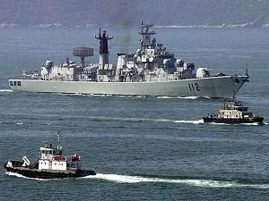 Kinesiska slagskeppet Harbin på väg in till Hongkong. (Richard A. Brooks/AFP/Getty Images)