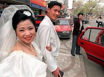 Tusentals kan inte gifta sig i Kina på grund av hukou-systemet. (Getty Images)