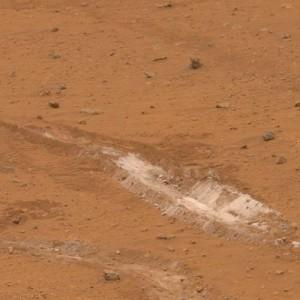 Ett markområde med stora halter kiseldioxid har upptäckts av Nasas utforskningsrobot Spirit. (Foto: NASA/JPL/Cornell)