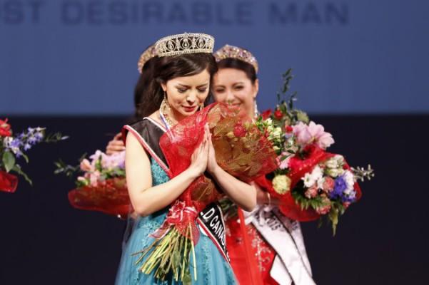 Anastasia Lin från Toronto kröntes till Kanadas Miss World den 16 maj 2015. Tre dagar senare hotas hennes familj i Kina av säkerhetsagenter på grund av hennes arbete med människorättsfrågor. (Foto: Andrew Chin)