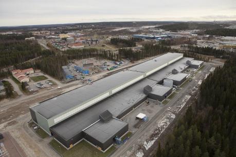 En av tre serverhallar vid Facebooks datacenter i Luleå den 25 oktober 2012. Facebook valde att bygga sitt första datacenter utanför USA i Luleå med sitt kyliga klimat, en attraktiv egenskap för verksamheten i ett datacenter. (Foto: Gunnar Svedenback/The Node Pole)