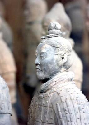Några av terrakottasoldaterna har flyttats till ett museum ungefär fyra mil från Kinas gamla huvudstad Xian i norra delen av landet. (Goh Chai Hin/AFP/Getty Images)