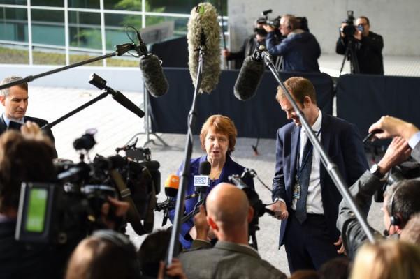 EU:s avgående höga representant för utrikesfrågor, Catherine Ashton, deltar i ett rådsmöte för utrikesfrågor på högkvarteret i Luxemburg den 20 oktober. Rådet har arbetat med att forma en gemensam EU-insats för att bekämpa ebolaviruset.(Foto: Emmanuel Dunand /AFP/ Getty Image]