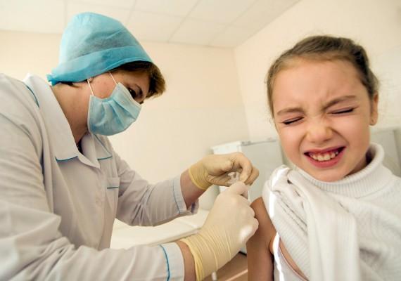 Influensasäsongen är här och många funderar på att vaccinera sig. Men en ny amerikansk studie ifrågasätter de tester som gjorts av influensa-<br>vacciners effektivitet. (Foto: Dan Keinan/AFP)