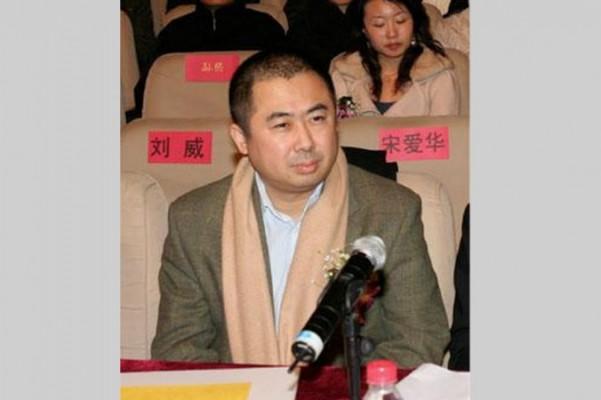 Xiong Xiong, chefredaktör för tekniknyheter på Beijing Youth Daily, greps nyligen i Peking för mutbrott, enligt kinesiska medier. (Skärmdump/Sina.com/Epoch Times)
