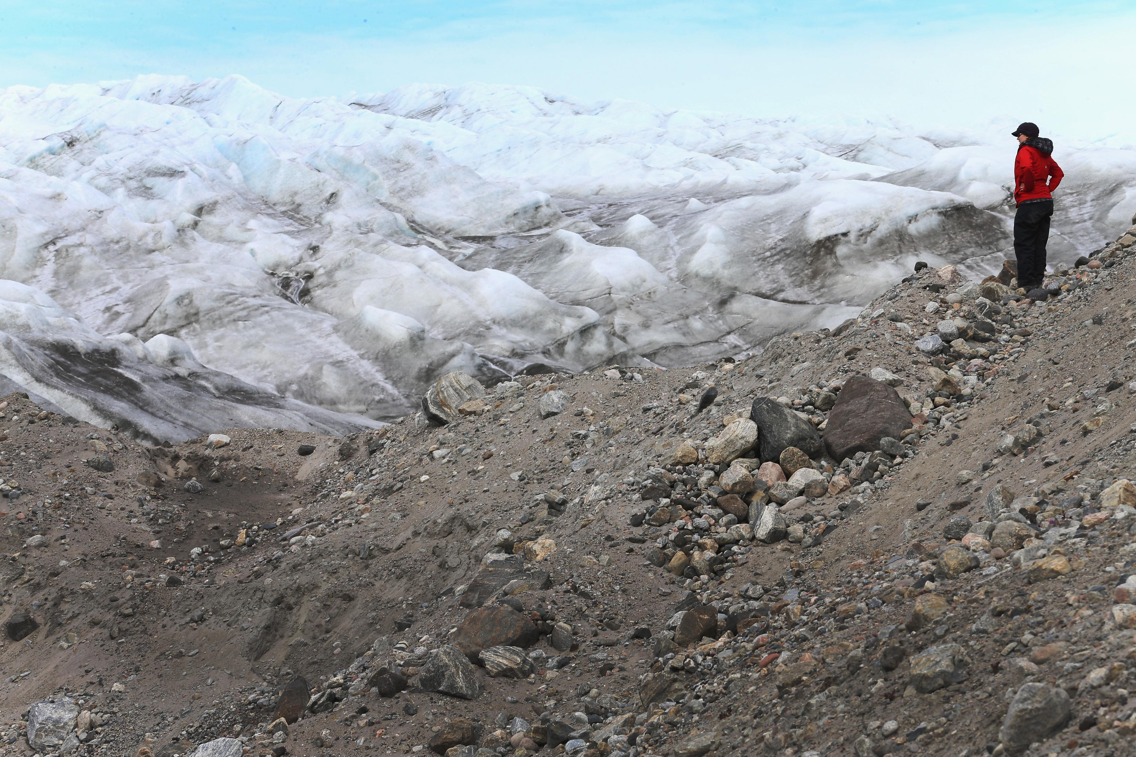 Forskarna håller koll på glaciärerna på Grönland för att studera klimatuppvärmningens effekter. (Foto: Joe Raedle /Getty Images)