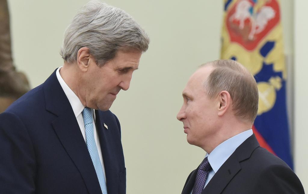 USA:s utrikesminister John Kerry träffade Rysslands president Vladimir Putin i Moskva. (Foto: Mandel Ngan/AP/TT-arkivbild)