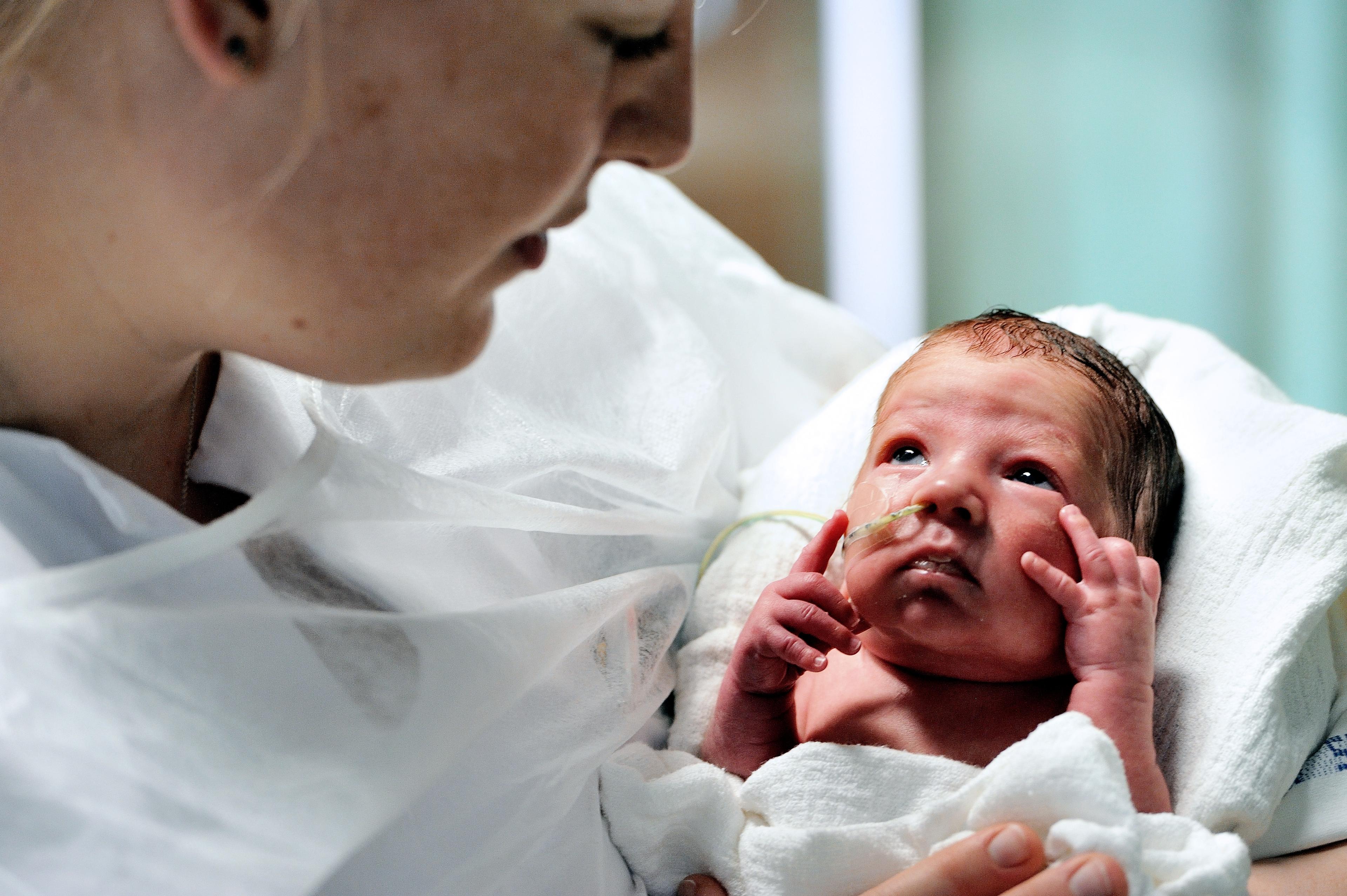 Ny forskning visar att viktuppgång hos mamman efter första graviditeten kan öka risken för dödföddhet och spädbarnsdöd för det andra barnet. 
(Foto: Philippe Huguen /AFP/Getty Images)