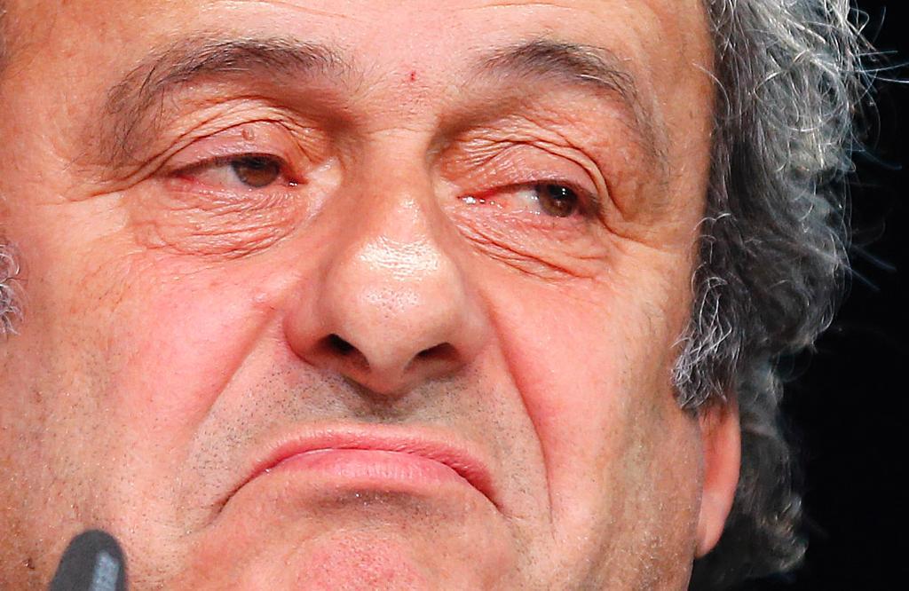 Uefas avstängde ordförande Michel Platini drar tillbaka sin kandidatur som ordförande för Fifa, det internationella fotbollsförbundet. (Foto: Michael Probst/AP/TT-arkivbild)