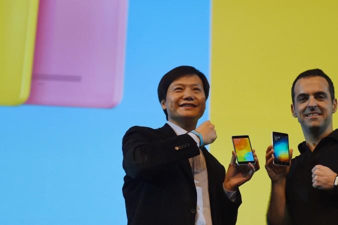 Xiaomis vd Lei Jin och Xiaomis globala vice vd Hugo Barra. (Foto: Money Sharma/AFP/Getty Images)