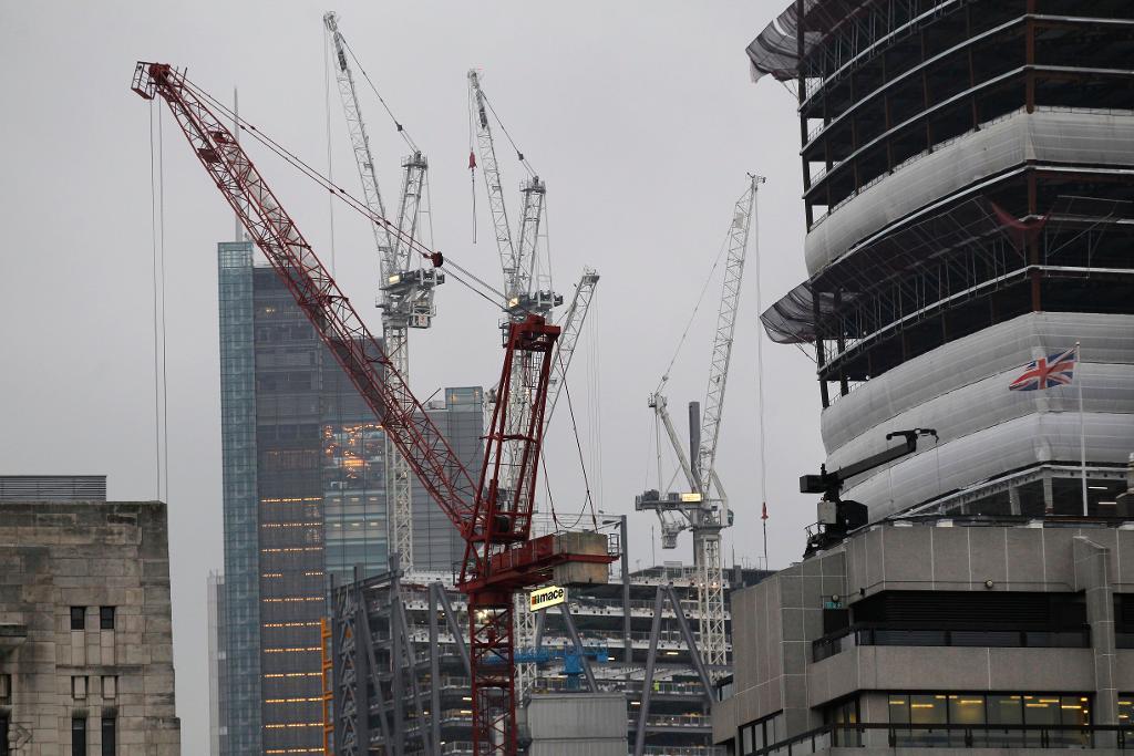 Storbritanniens ekonomi växte med 0,5 procent under sista kvartalet förra året. (Foto: Sang Tan/AP/TT-arkivfoto)