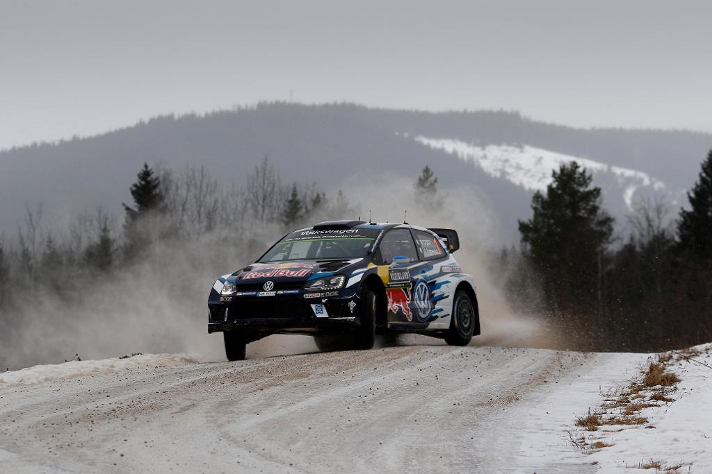 Sébastien Ogier tog en tidig ledning i svenska rallyt. (Foto: Micke Fransson/TT)