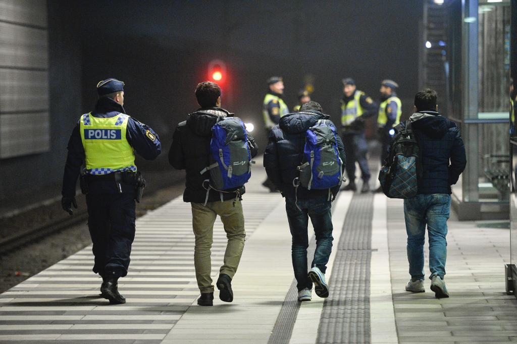 Polisen har lämnat förslag till regeringen om hur fler personer som fått avslag på sin asylansökan ska utvisas från Sverige.(Foto:  Arkivbild. Johan Nilsson / TT)
