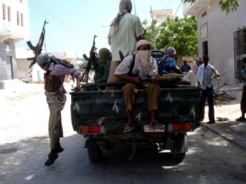 Rebeller från extremiströrelsen al-Shabaab. (Foto: Farah Abdi Warsameh/AP/TT)