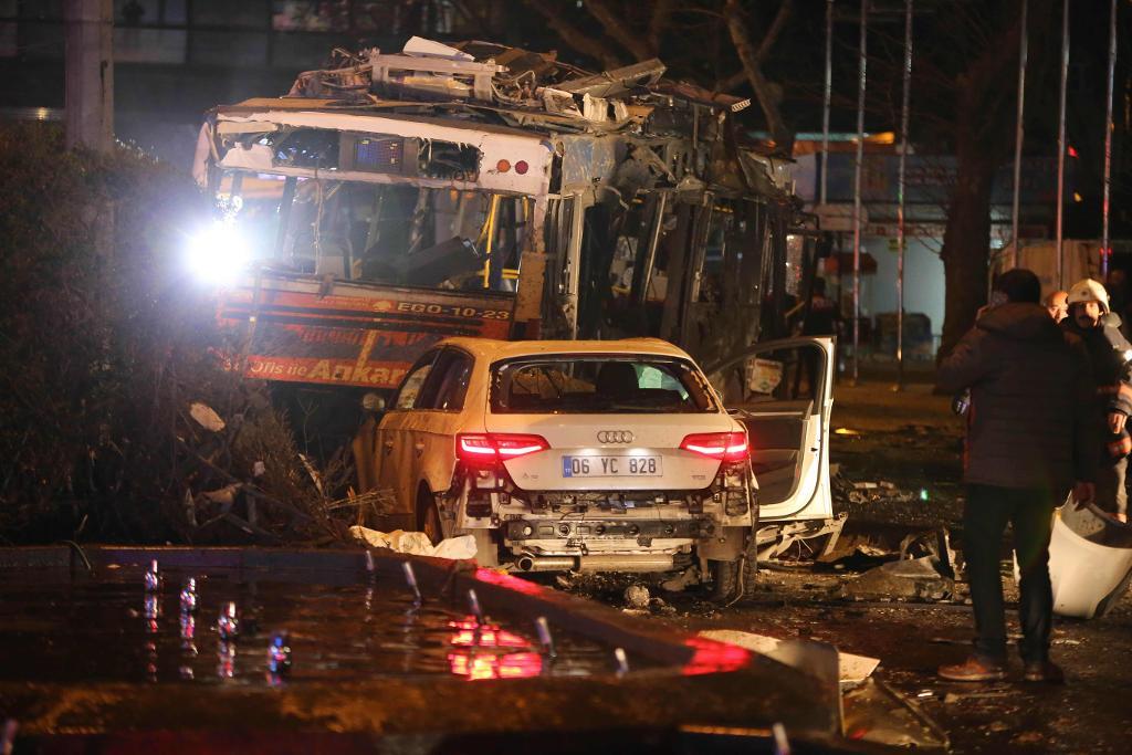 Självmordsbombarna slog till mot en knutpunkt för kollektivtrafiken, en busstation i hjärtat av den turkiska huvudstaden. (Foto: Erol Ucem/AP/TT)