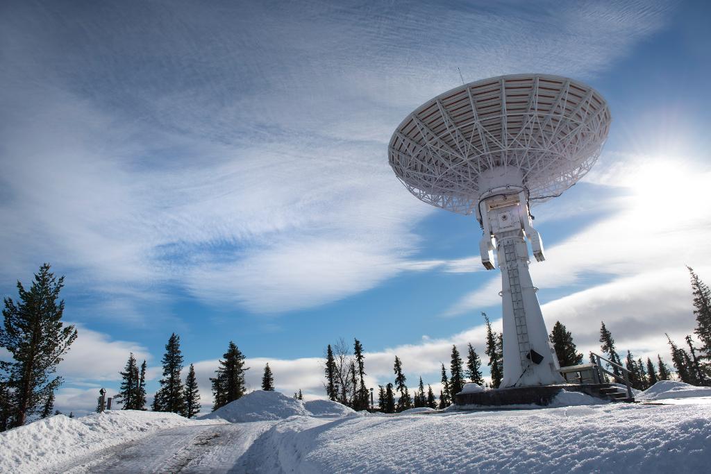 På Esrange finns flera paraboler som bevakar och hämtar hem information från satelliter. I framtiden kan verksamheten komma att utökas med egna satellituppskjutningar. (Foto: Fredrik Sandberg /TT)