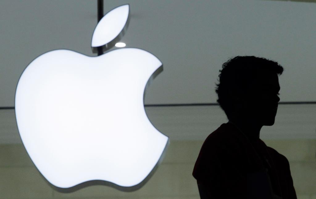 
Apple har vägrat att hjälpa FBI hacka en terrorists Iphone med hänvisning till att det skulle skapa ett prejudikat. (Foto: Mark Lennihan /AP/TT-arkivbild)