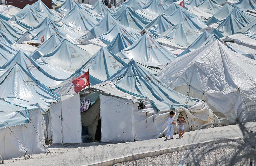 FN:s flyktingorgan UNHCR vill att fler länder tar sitt ansvar och tar emot flyktingar från det krigsdrabbade Syrien. På bilden ett tältläger för syriska flyktingar i Yayladagi i Turkiet. (Foto: Gregorio Borgia)