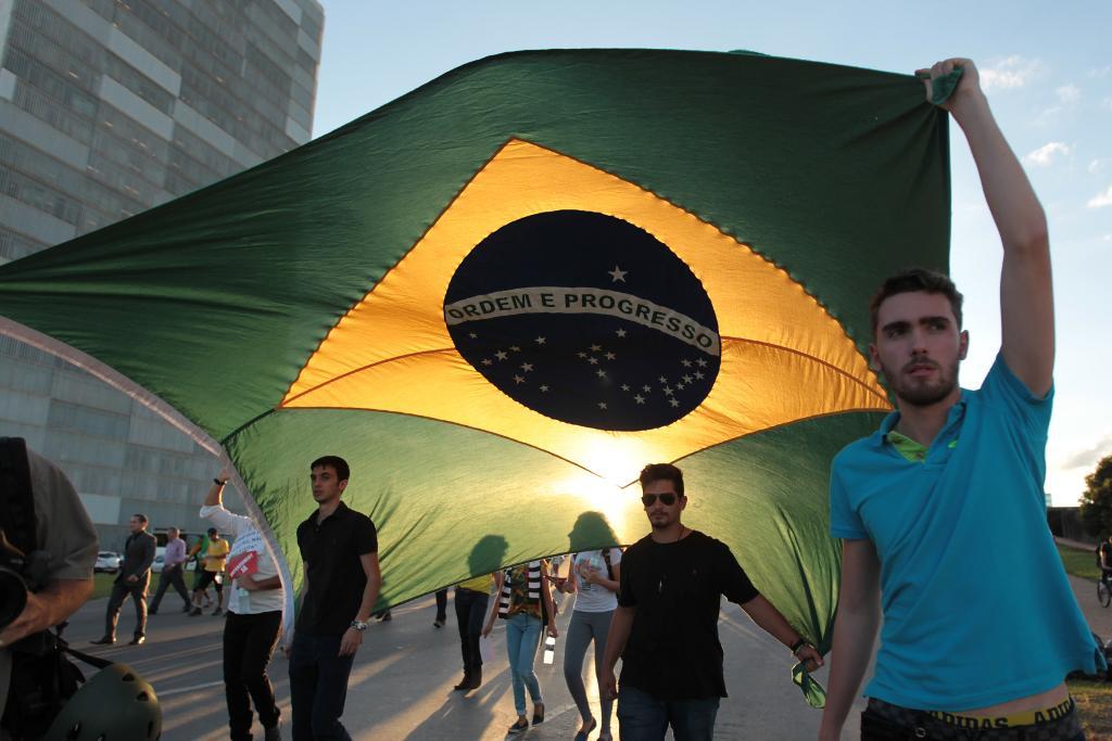 Rousseffs kritiker anser att utnämningen av expresidenten Lula da Silva bara syftar till att rädda honom från att åtalas för penningträtt. (Foto: Joedson Alves/AP/TT)
