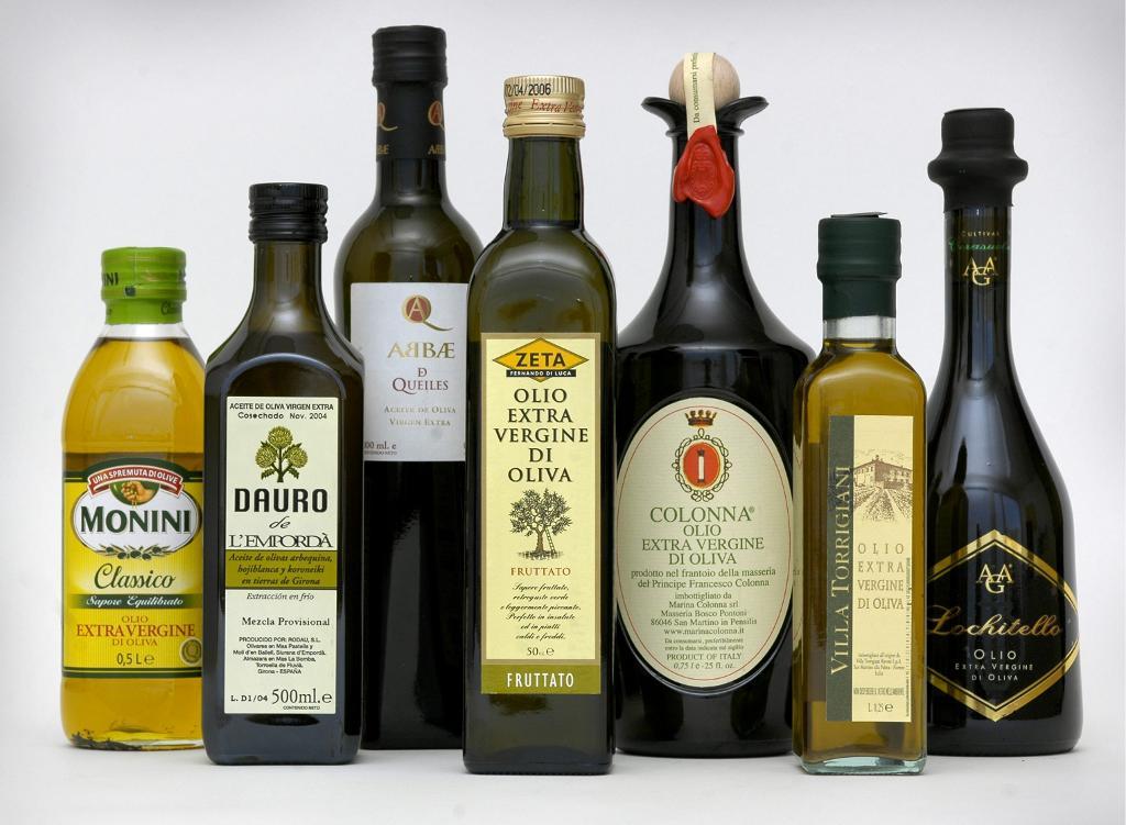Vegetabiliska oljor, som olivolja, minskar inte risken att drabbas av hjärtsjukdomar. (Foto: Claudio Bresciani / TT)
