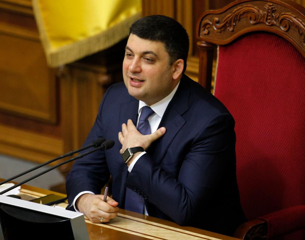 Volodymyr Hrojsman under sitt tal i parlamentet. (Foto: Sergei Chuzavkov /AP/TT)