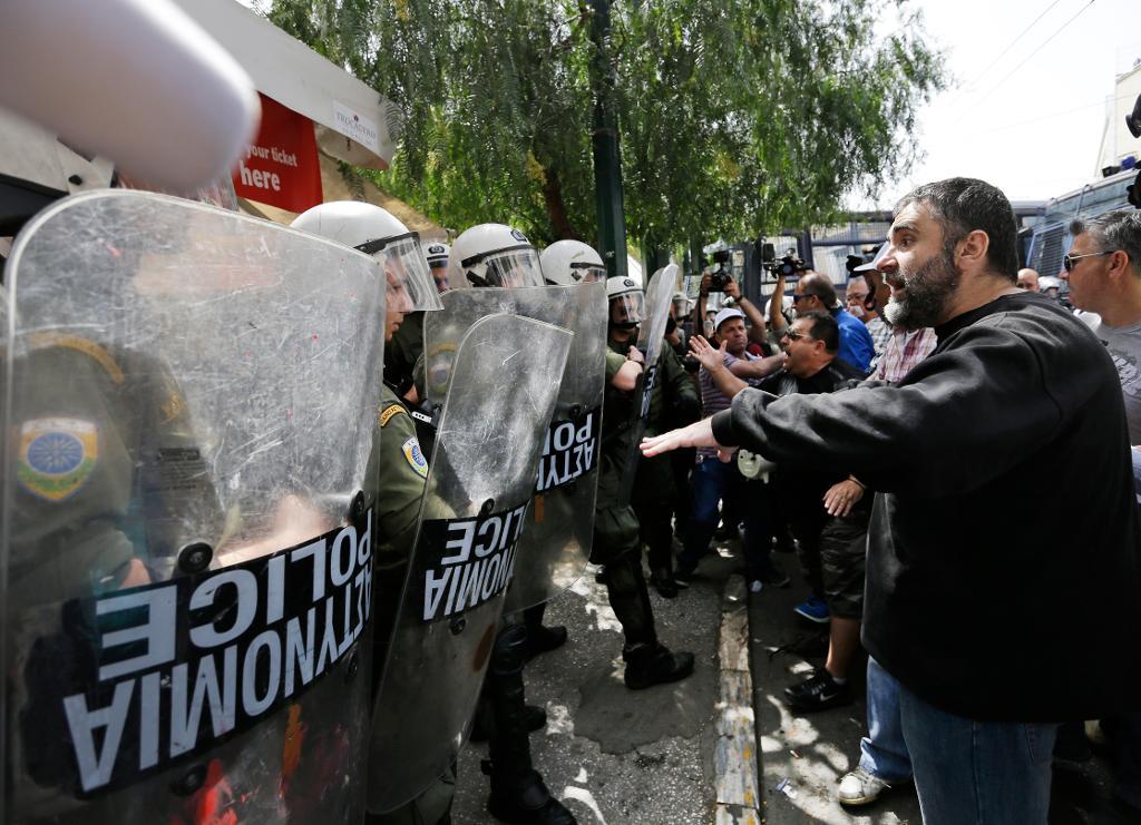 
Långivarnas reform- och åtstramningskrav har gett upphov till en ny protestvåg i krislandet Grekland. (Foto: Lefteris Pitarakis AP/TT arkivbild)