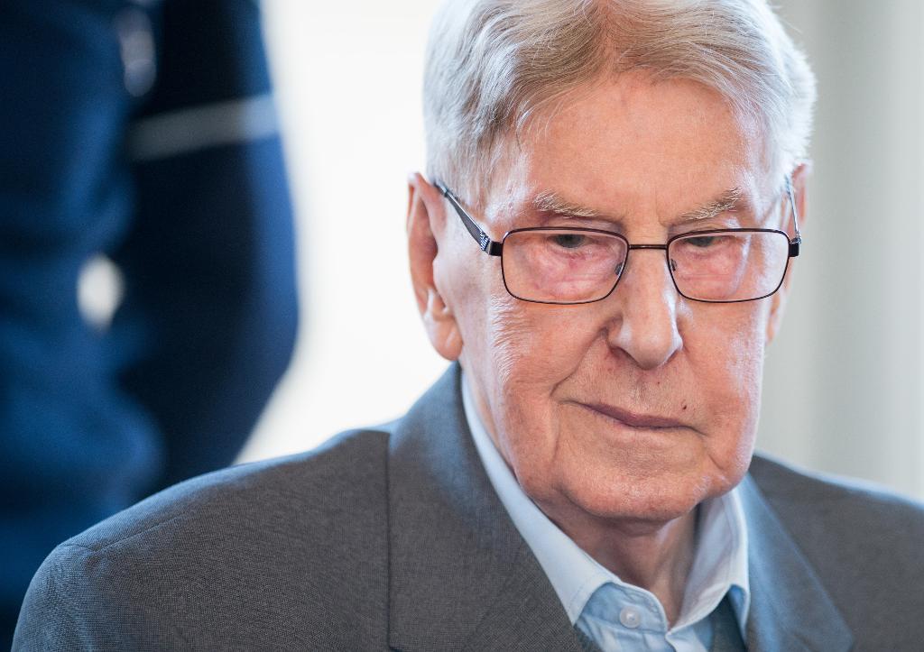 Den 94-årige före detta SS-vakten i Auschwitz, Reinhold Hanning, har för första gången bett offren om ursäkt. (Foto: Bernd Thissen/AP/TT)