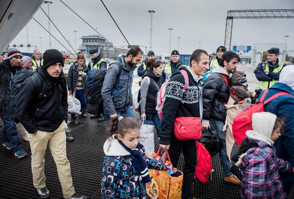 Efter en lång flykt väntar högst sannolikt en lång väntan innan asylutredningen kan starta. (Foto: Marcus Ericsson/TT)
