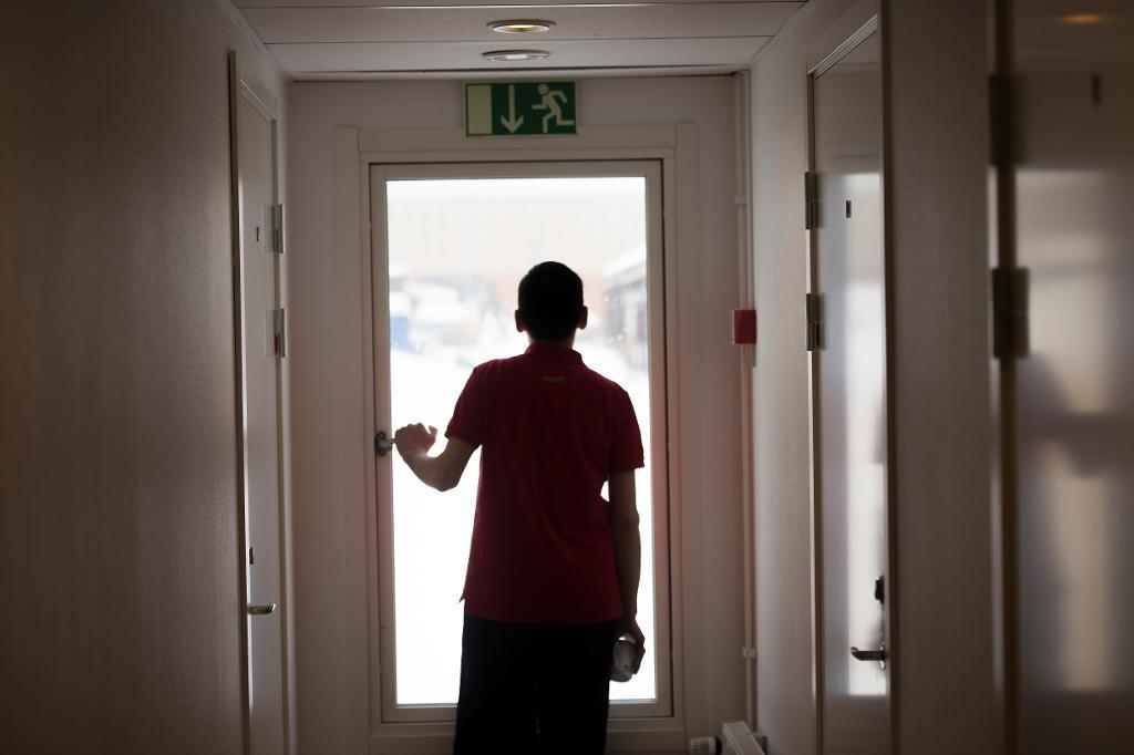 På onsdag ändras lagen om mottagande av asylsökande. Bland annat kommer vuxna asylsökande utan barn som fått utvisnings- eller avvisningsbeslut inte längre ha rätt till ersättning och bostad. (Foto: Fredrik Sandberg/TT-arkivbild)