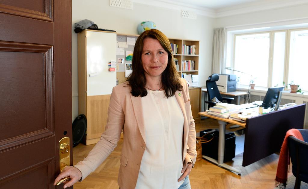 Miljöpartiets språkrör Åsa Romson lämnar snart sitt ministerkontor på miljö- och energidepartementet. (Foto: Maja Suslin/TT)