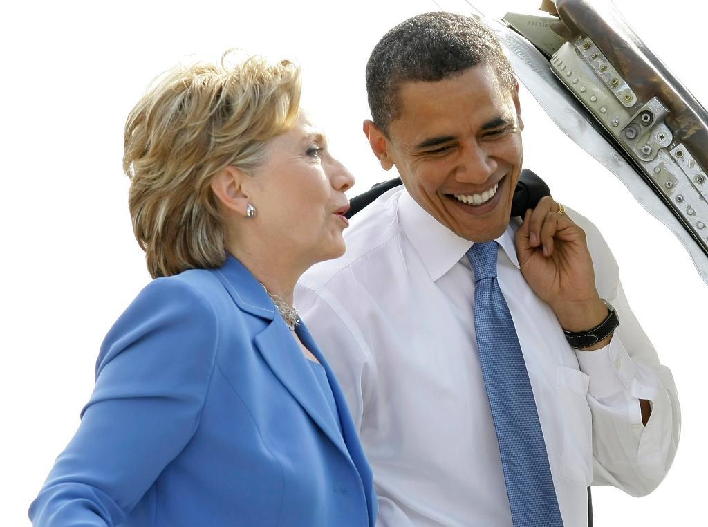 Demokraternas presidentkandidat Hillary Clinton och USA:s president Barack Obama. (Foto: Alex Brandon/AP/TT-arkivbild)