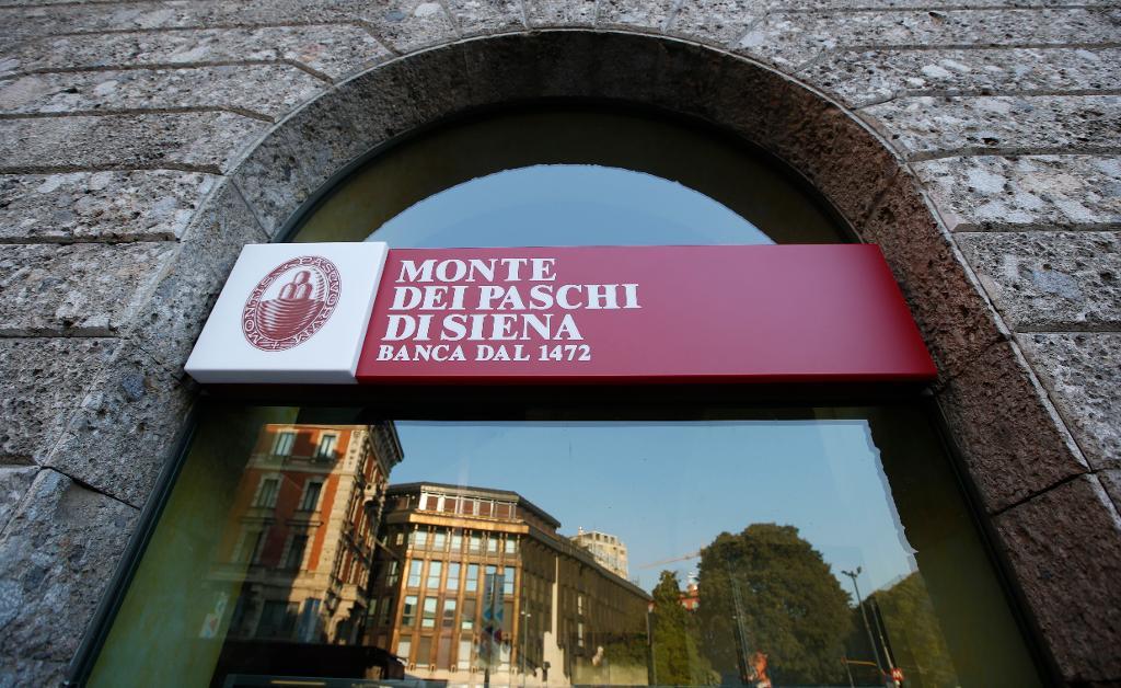 Monte dei Paschi di Siena, världens äldsta bank, har stora problem med dåliga lån. Men Europeiska centralbanken (ECB) har godkänt en räddningsplan för banken. (Foto: Luca Bruno/AP/TT)