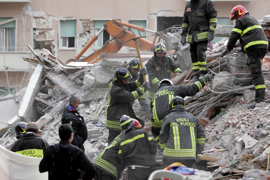 Den 6 april 2009 drabbades staden L'Aquila i Italien av att skalv där över 300 människor dog och omkring 10 000 byggnader skadades. (Foto: Gregorio Borgia )
