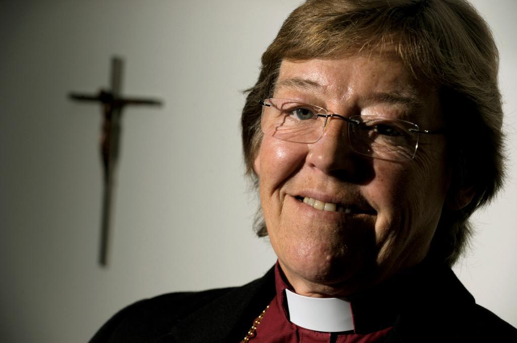 "Vi har aldrig varit en kyrka där alla är eniga", säger Stockholms biskop Eva Brunne apropå den hätska debatten kring Mitt kors-kampanjen. Arkivbild. (Foto: Janerik Henriksson/ TT)