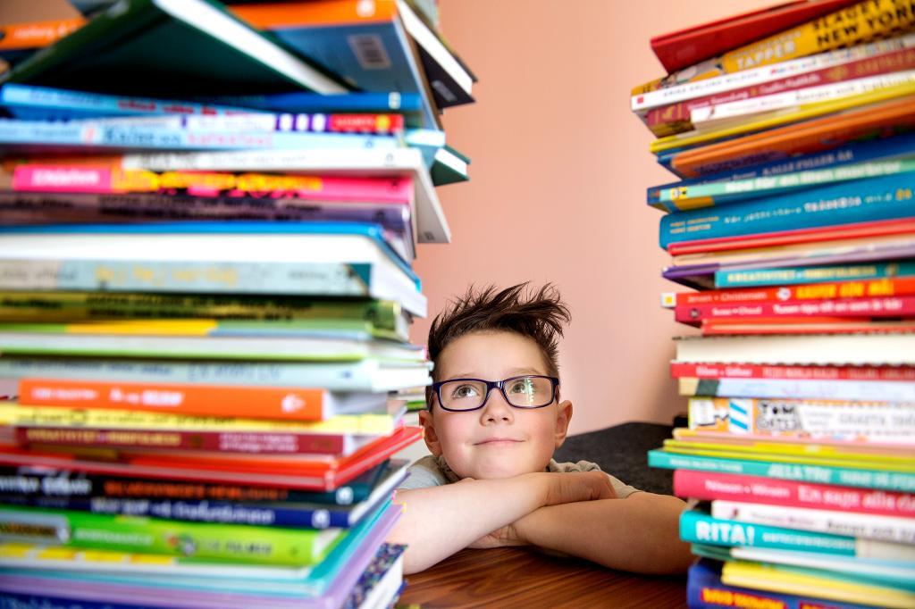 Omega-syror i kosten gör att barn får lättare att utveckla sin läsförmåga, enligt en studie från Sahlgrenska akademin. (Foto: Jessica Gow/TT-arkivbild)