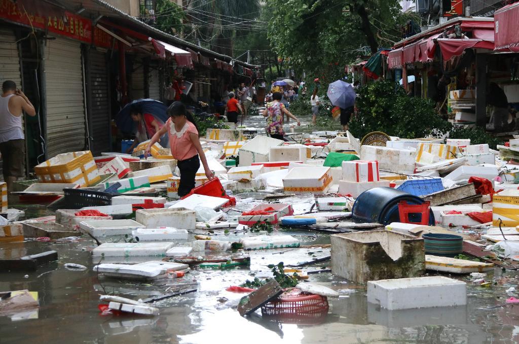 En översvämmad gata på onsdagen i Xiamen, Fujian, Kina. (Foto: STR/AFP)