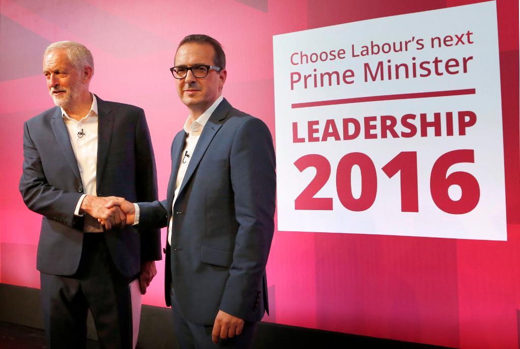 Jeremy Corbyn och Owen Smith vid en debatt i augusti. (Foto: Jane Barlow)