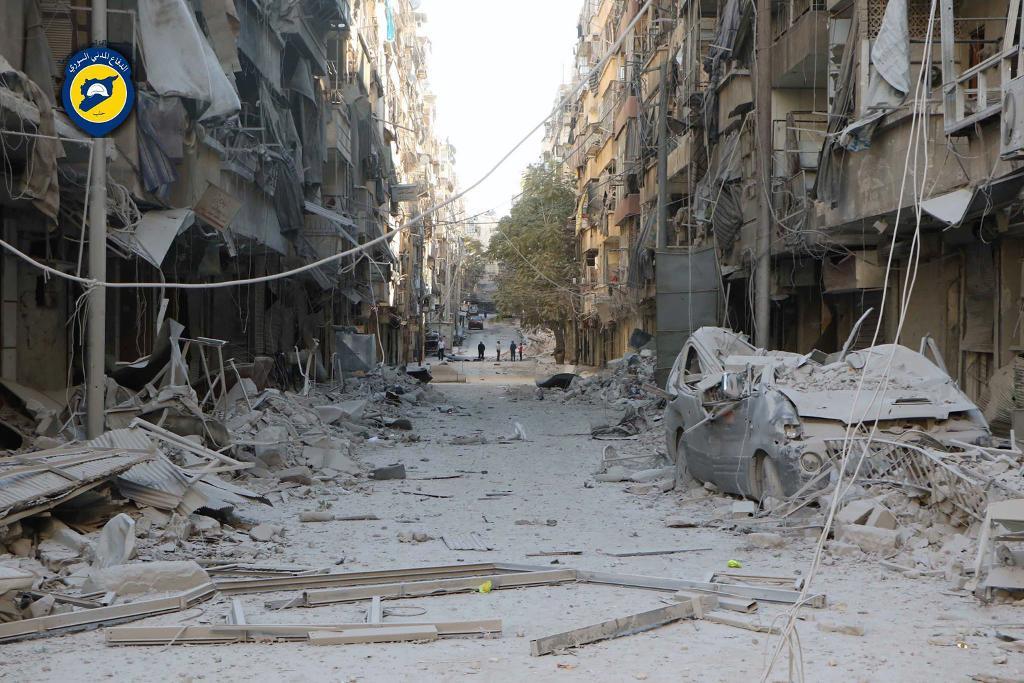 Förödelse i östra Aleppo efter förra veckans flygangrepp. (Foto: Vita hjälmarna/AP/TT)