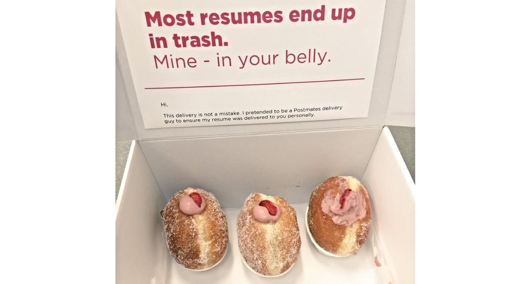 Litauiske Lukas Yla  agerade själv bud och levererade donutförpackningar till rekryterare när han sökte jobb i San Francisco. (Foto: Jessica Scorpio, grundare Getaround/Twitter)