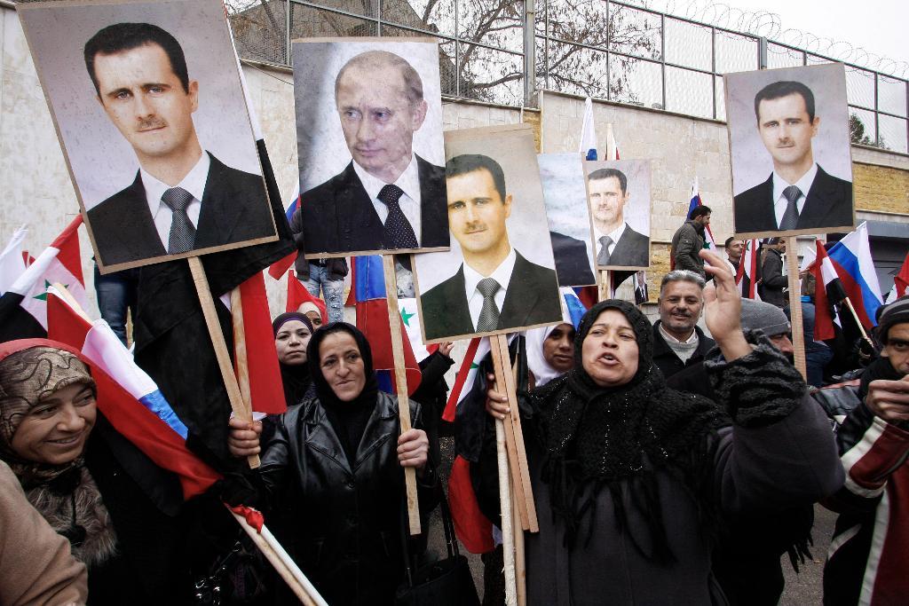 Regimvänlig demonstration vid Rysslands ambassad i Damaskus. (Foto: Muzaffar Salman - arkivbild)